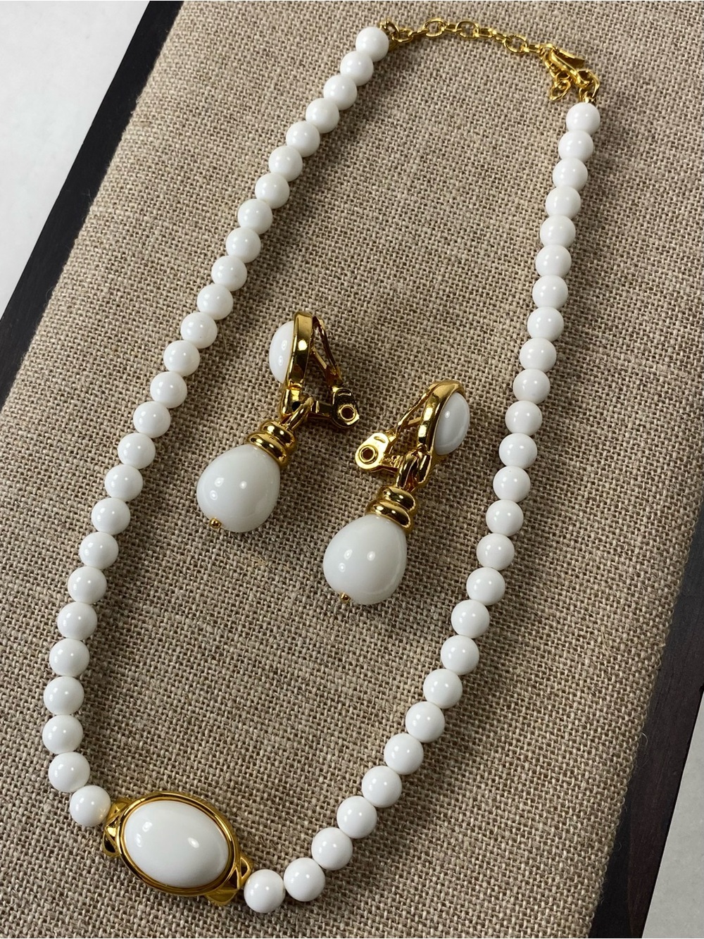 2pc Monet White Bead Goldtone Cabochon Single Strand Necklace + Clipon Earrings